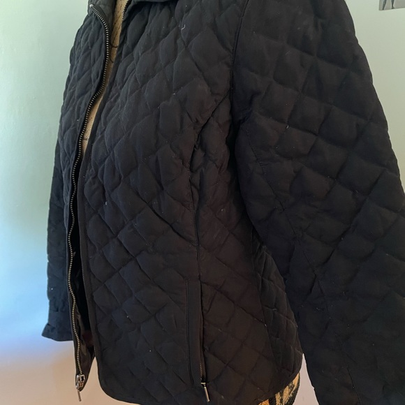 Eddie Bauer Light Weight Down Jacket. Size Small - Picture 9 of 9